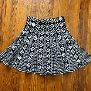 Y2K Black and White Geometric Mini Skirt